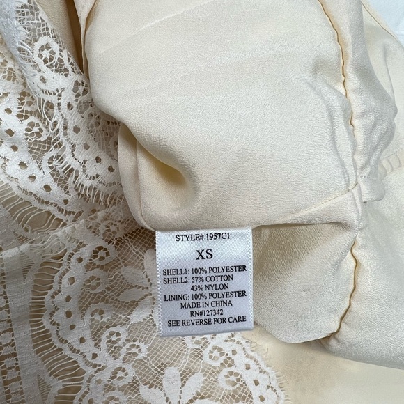Anthropologie Beyond Vintage Batwing Top with Lace Liner in Ivory Size XS Blouse - Picture 8 of 9